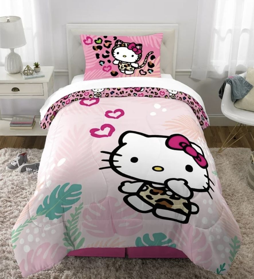 Hello Kitty Kids Comforter Set, 2-Piece, Twin/Full, Reversible, Pink, Sanrio
