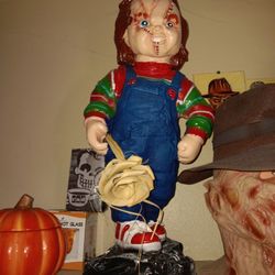 Big statue of chucky