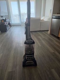 $65 Shark Navigator Lift-Away Deluxe (NV360) f