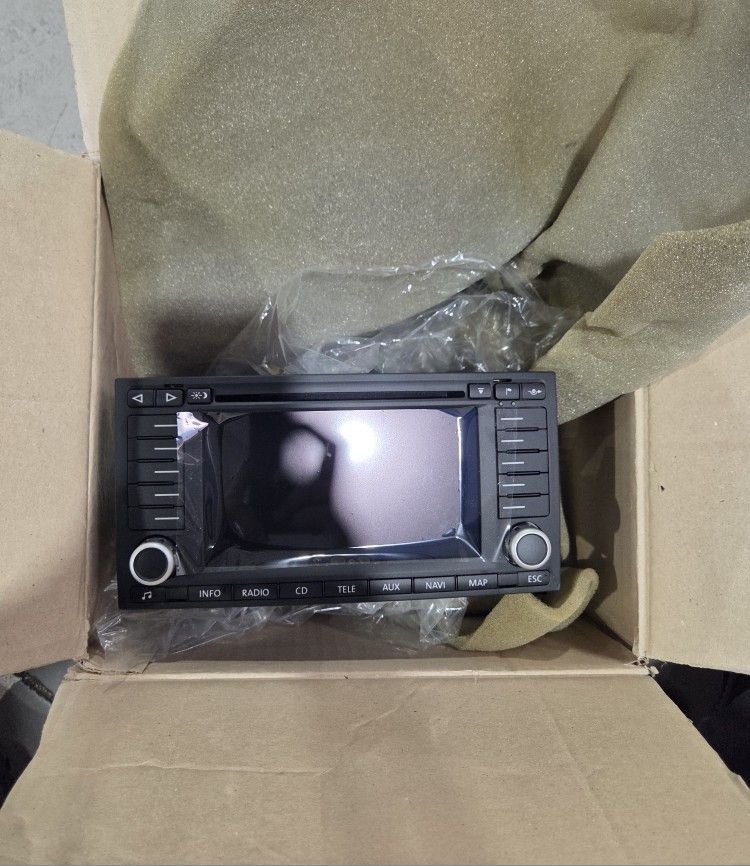 Volkswagen Touareg Radio Control Unit