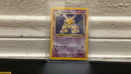 Base set alakazam pokemon card