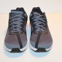 On Cloudflow Women’s Athletic Shoes Size 10.5 