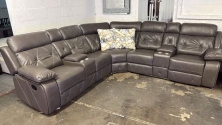 Sofa seccional reclinable