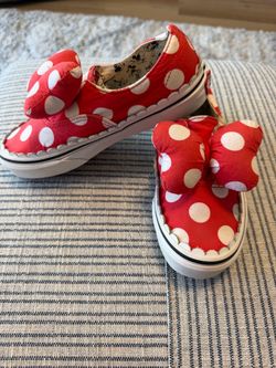 Vans x Disney Minnie Mouse Bow Shoes Kids 1 Red Polka Dot Slip On Rare Scalloped
