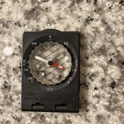 Vintage silva mini compass