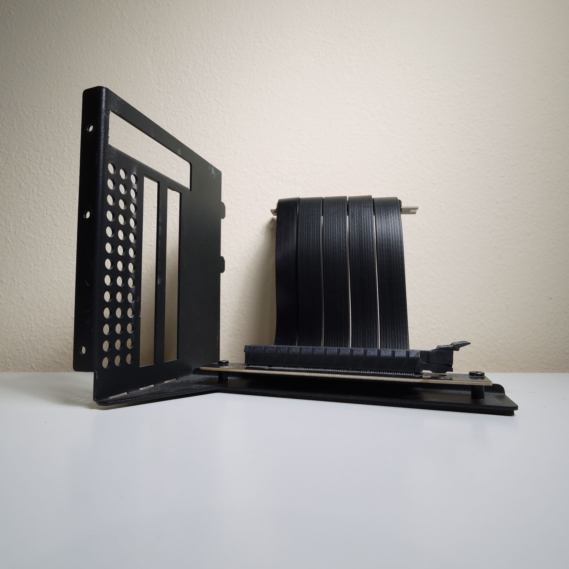 Vertical GPU Bracket + Riser Cable
