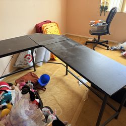 black L shaped desk