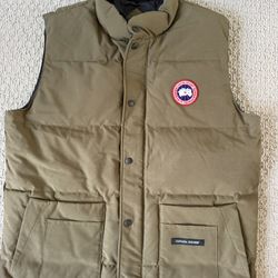 Canada Goose Freestyle Crew Down Vest 4154M Military Green Men's XL