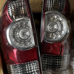 Tail Lights Toyota Tacoma 2015 OEM In Good Condition 
