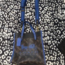 Coach Field Tote 40 With Horses And Carriage Print 