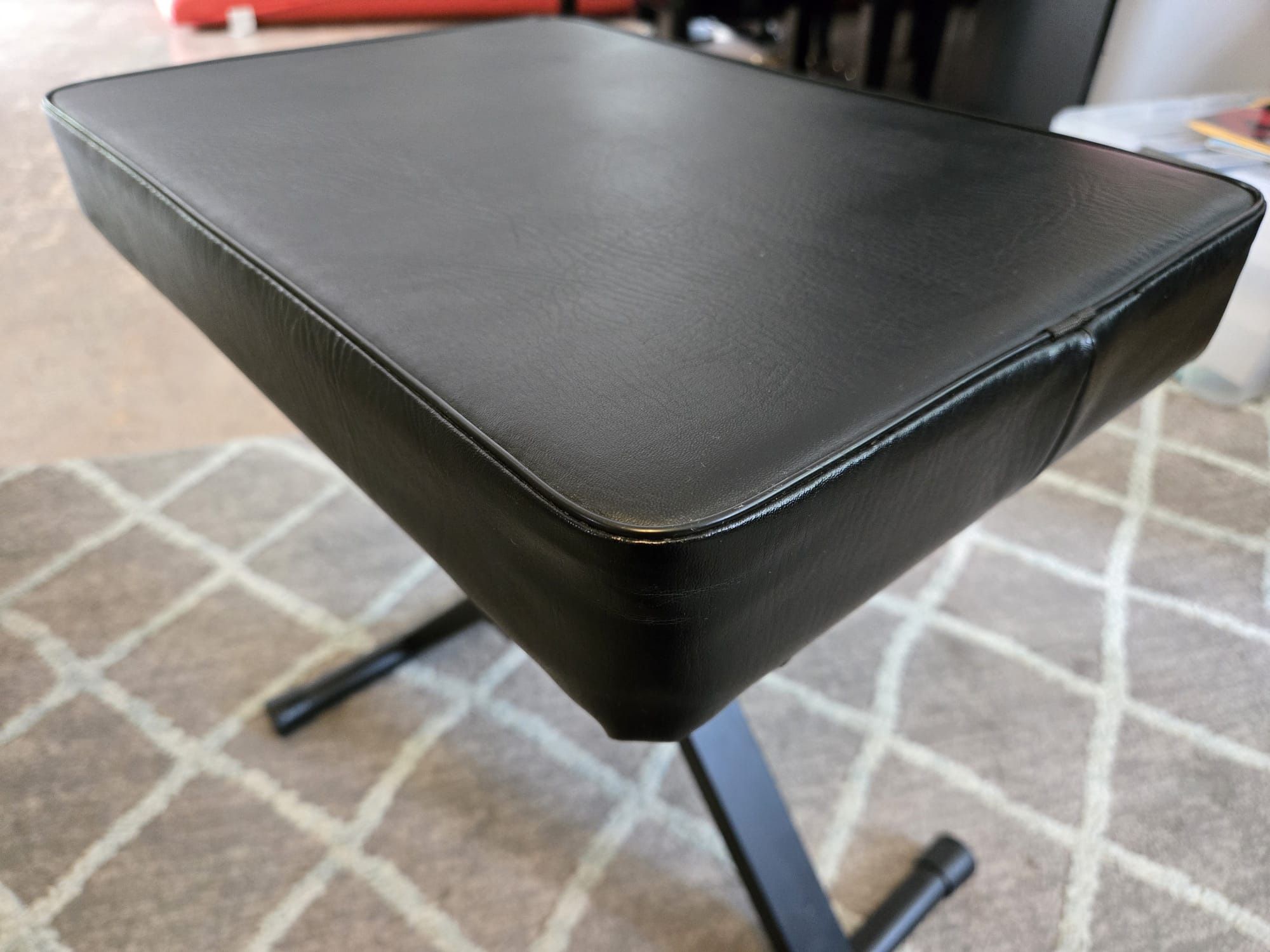Piano bench