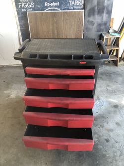 Tool Chest By Rubber Maid