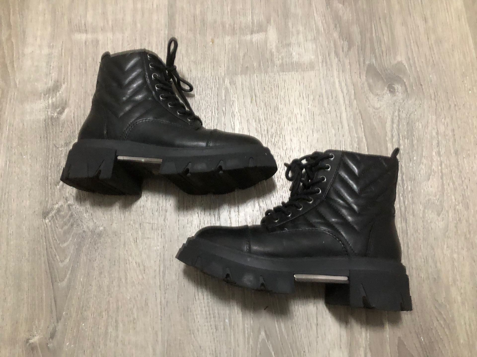 Aldo Women’s Boots Size 6