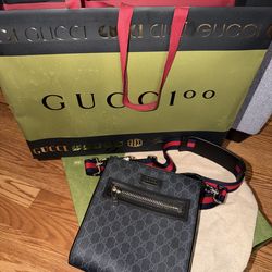 Gucci messenger bag