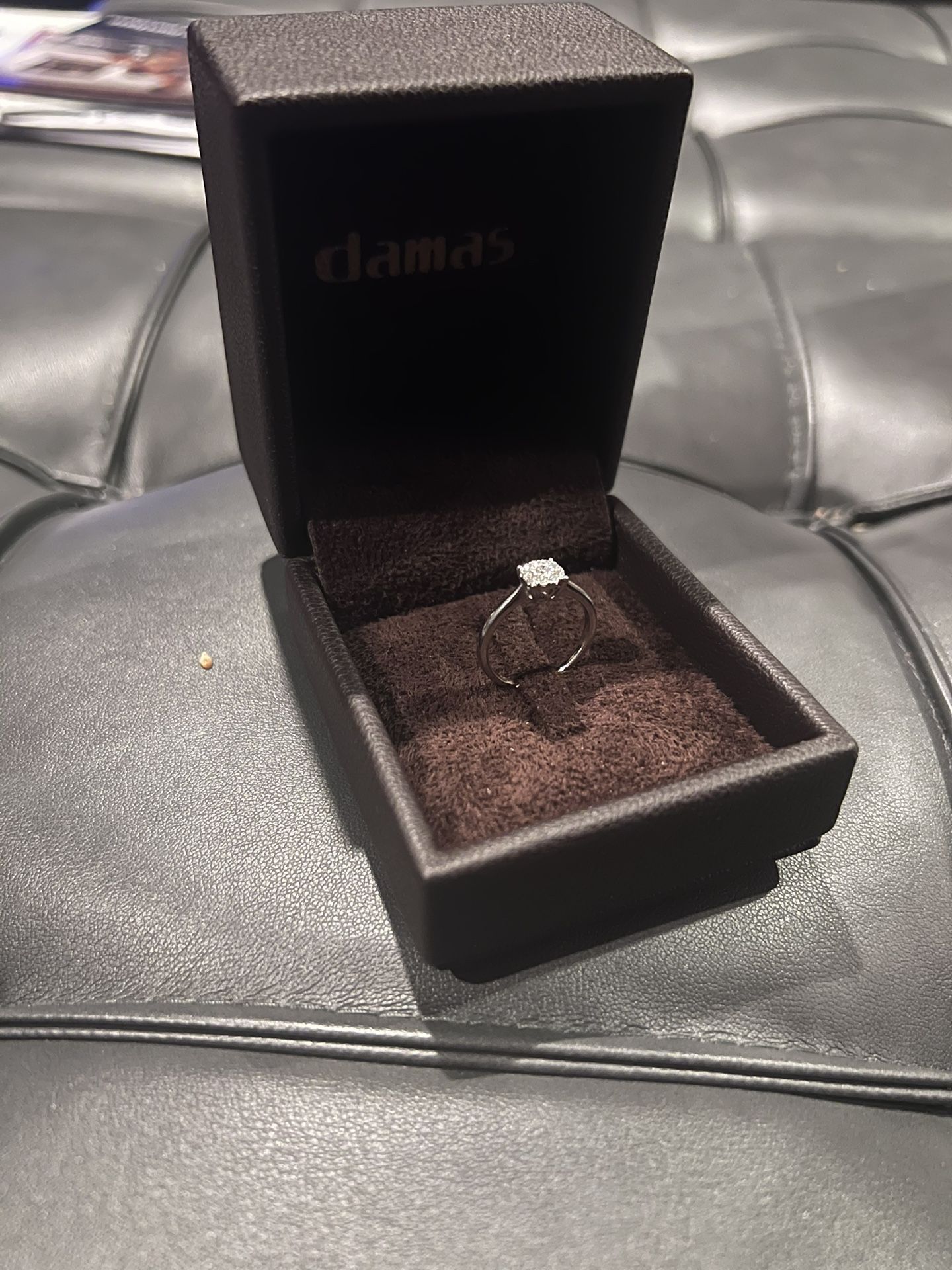 18K White gold Diamond Engagement Ring