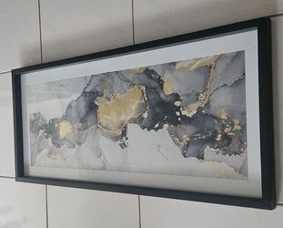 40”×18” Framed Abstract Fluid Art
Grey, black & gold marble-style print, black frame with glass.
Great modern wall decoration, good condition.