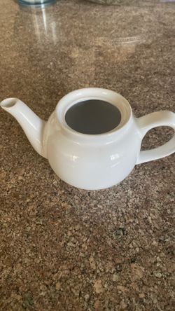 Ceramic teapot