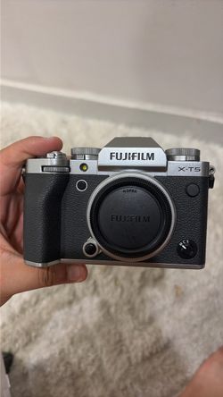 Fujifilm X-T5 Mirrorless Camera Body Silver