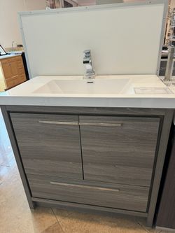 36” Floor Display Like New 
