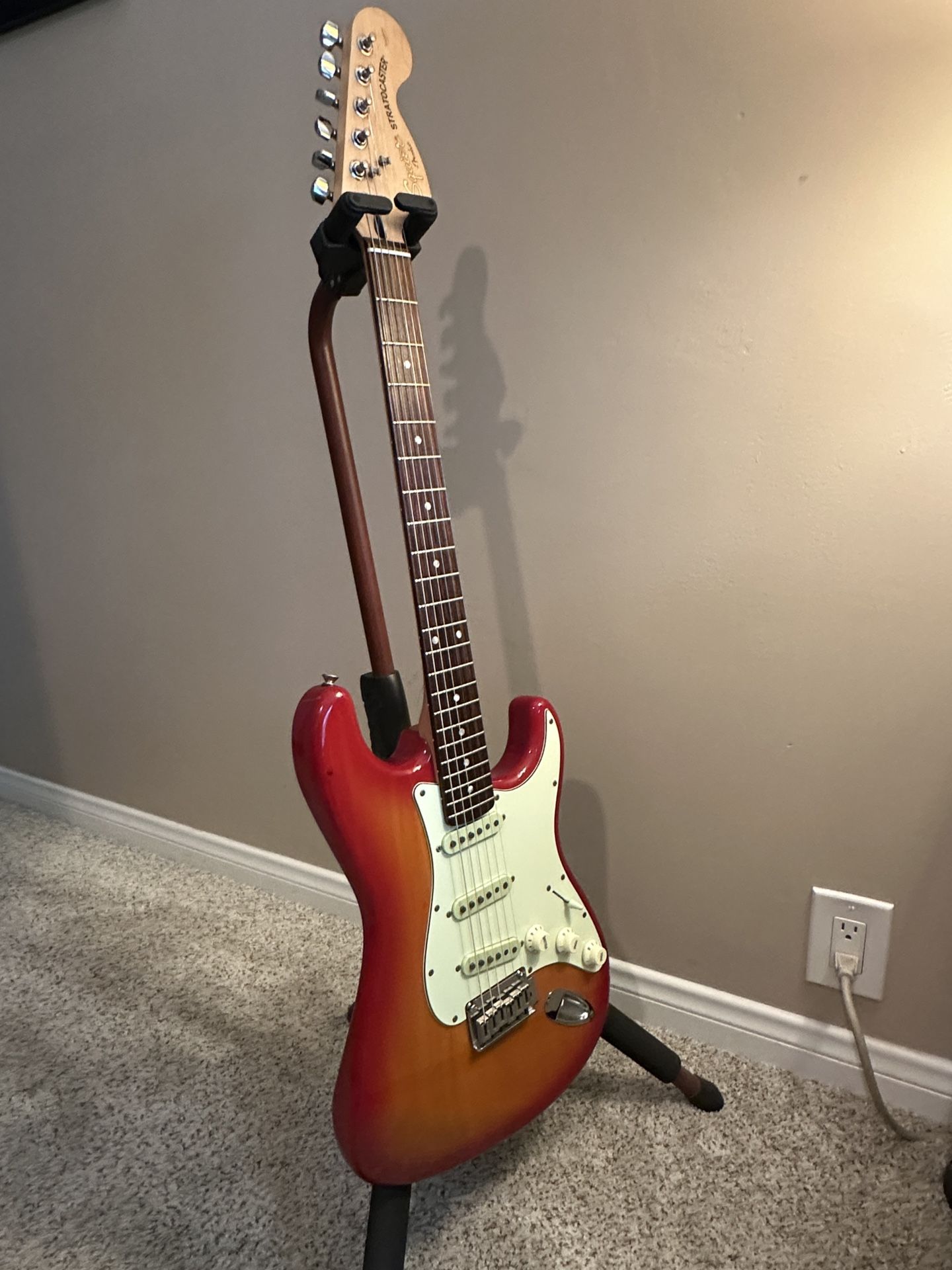 2006 FENDER Squier STANDARD Sienna Sunburst -excellent conditiion