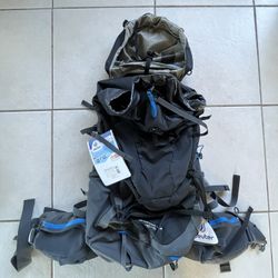 BRAND NEW Deuter Backpacking Backpack - Aircontact Lite 40 + 10L
