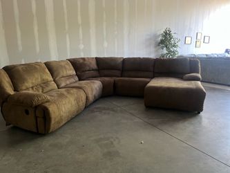 Recliner sectional