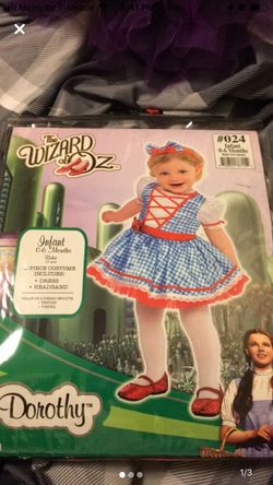 Halloween costume (Dorothy)