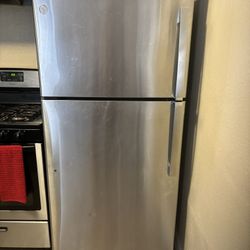 GE Fridge $200 need it gone May 1st