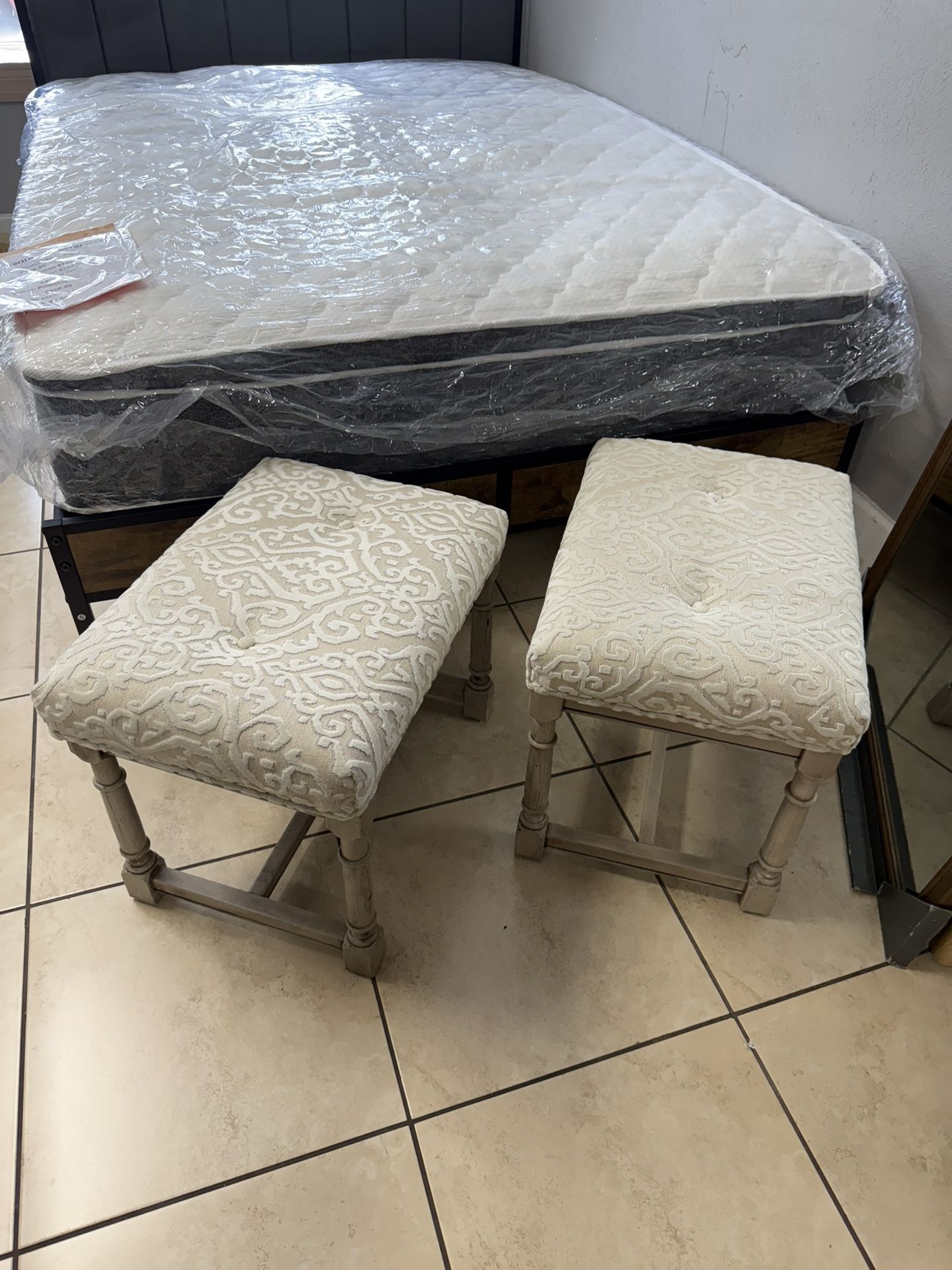 Bench Stools/ Ottomans Set(2)