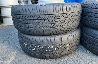 P235/55RF19 Bridgestone run flat 235/55/19 pair of 2 used matching tires in great condition  100$ each tire plus tax .  Mount available but not includ