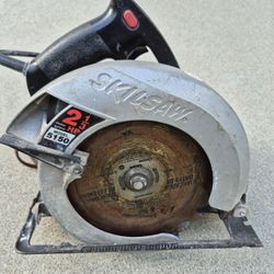 Skil Circular Saw  7.25 Inch Saw Blade