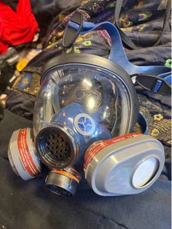 MSA Advantage 1000 Full Face Respirator w/ Twin Filters – Excellent Condition