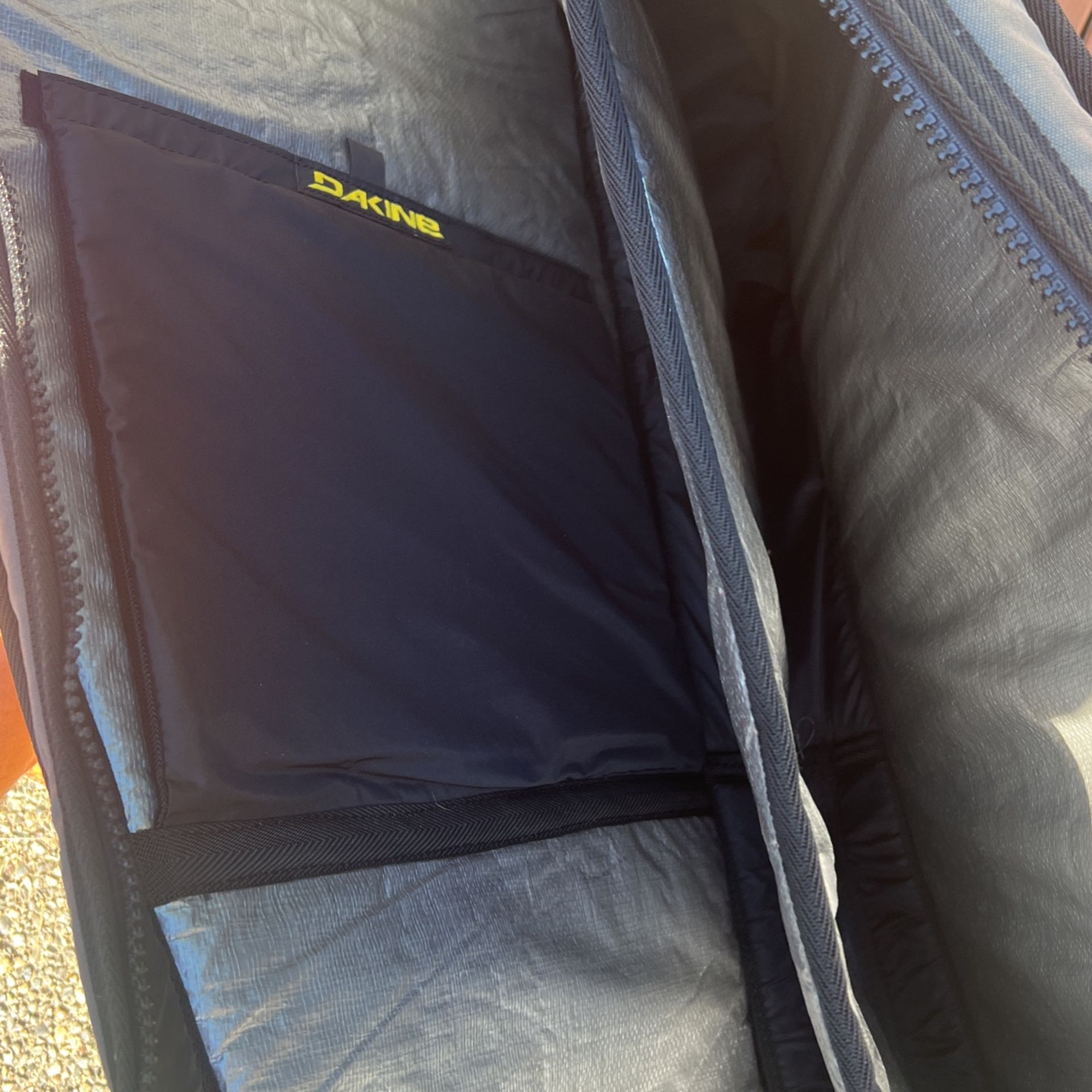 8’ PENDING Dakine Double Surfboard Travel Bag Unused for Sale in Gig
