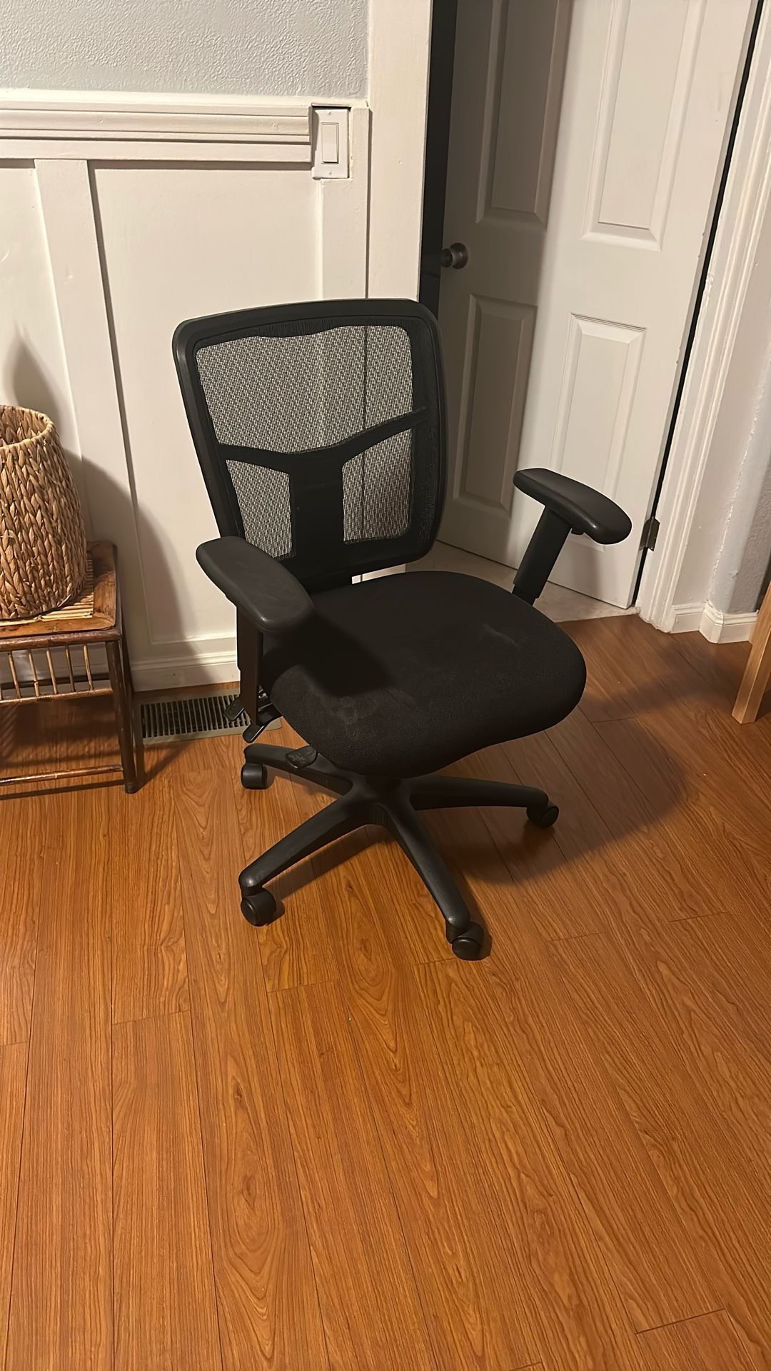 Free office Chair