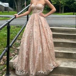 Windsor PROM DRESS. $200