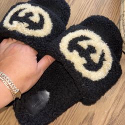 Authentic Gucci GG Shearling Slide Sandal
