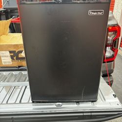 Mini Fridge Magic Chef