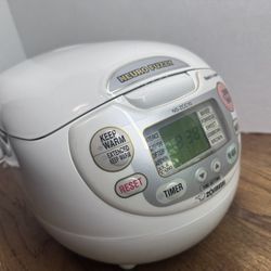 Zojirushi NS-ZCC10 5-1/2-Cup Neuro Fuzzy Rice Cooker and Warmer