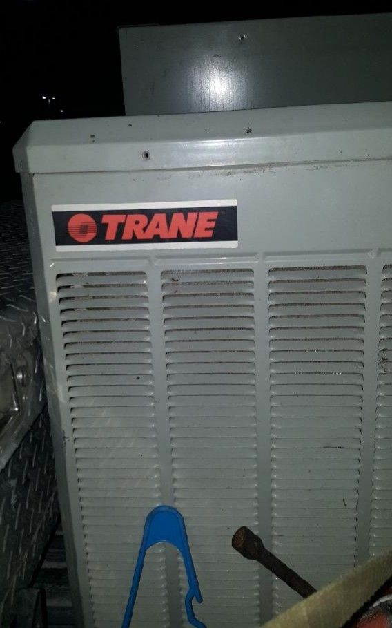 TRANE 2 AND 3/4 INSIDE AND OUTSIDE AIR CONDITIONING UNIT