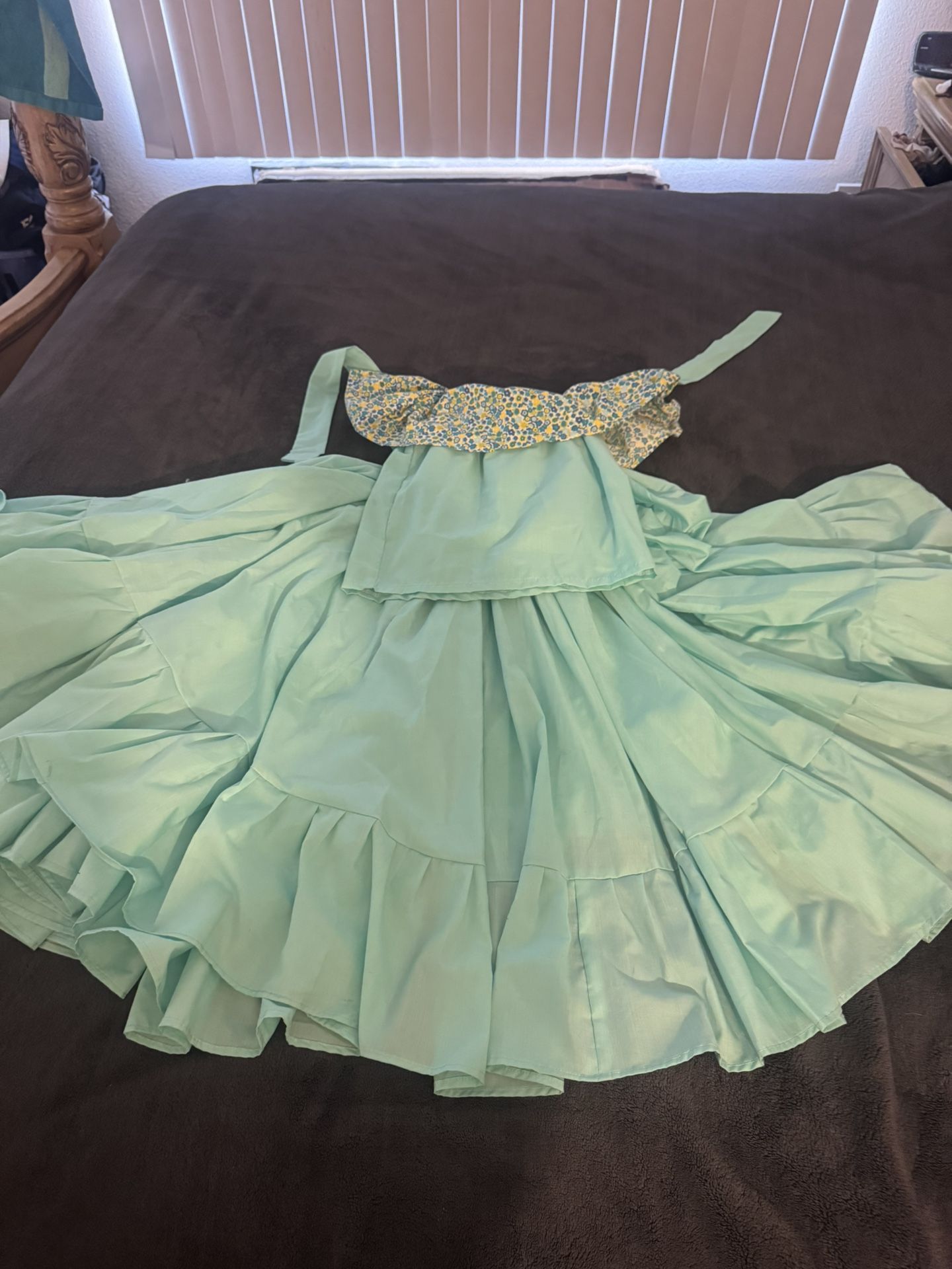 Floklorico Shirt And Skirt