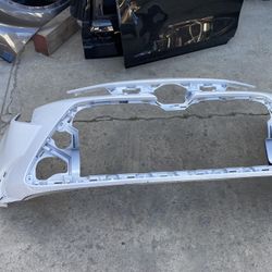 2020-2024 Toyota Corolla LE Front Bumper 
