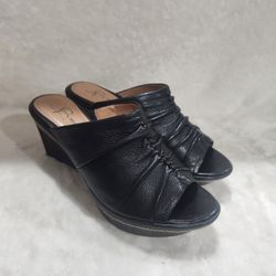 NEW - B Makowsky Leather Wedges/Sandals Size 7.5-8 