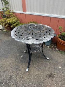 mesa de metal