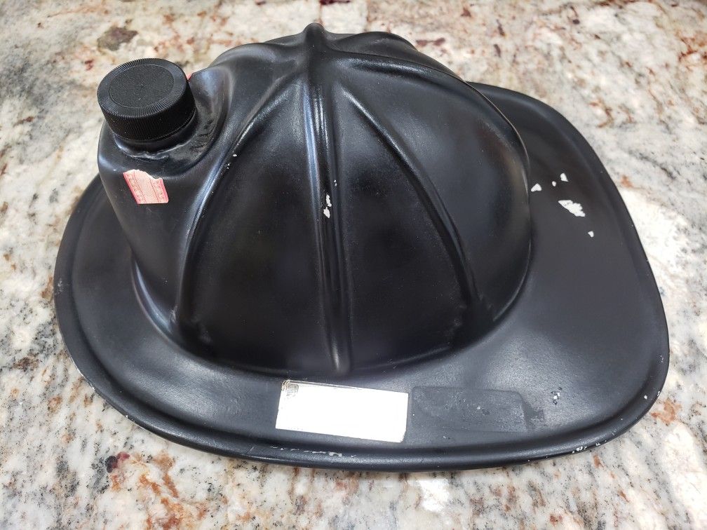 1990 Fire Fighter Helmet Jim B. Beam Decanter.