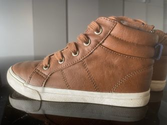 Boys shoes