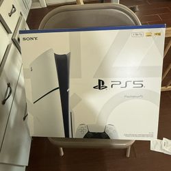 Ps5 slim 1TB With Extra Controller 