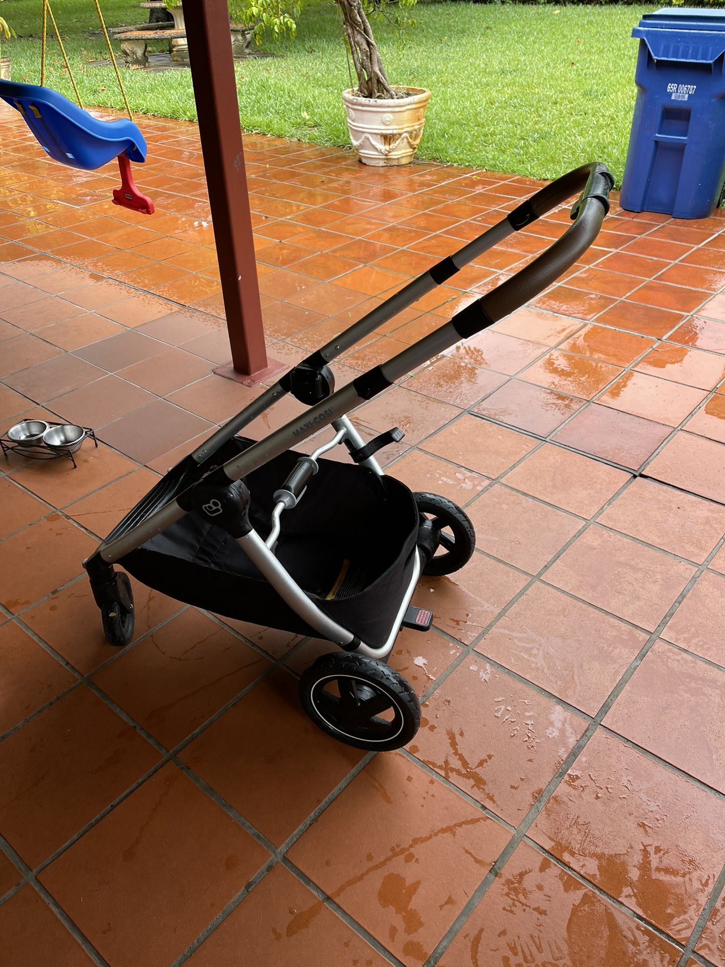 Maxicosi Stroller Base Great Condition
