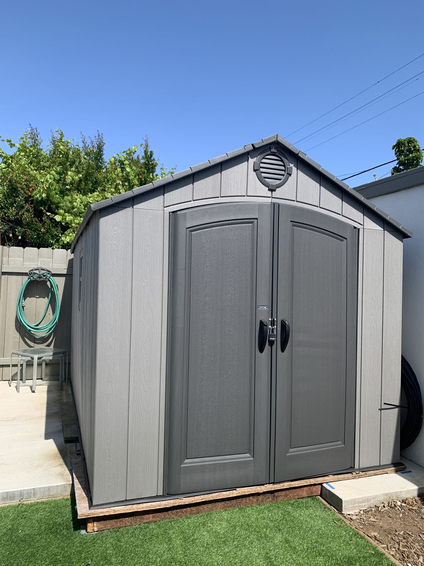 Lifetime Shed 8x12 Ft Like New