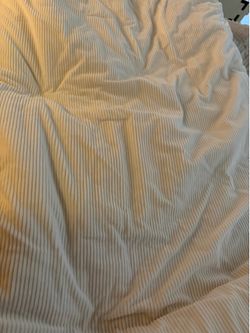 Great quality tan comforter
