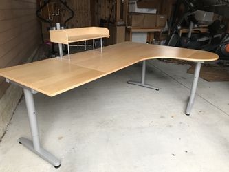 Computer desk
